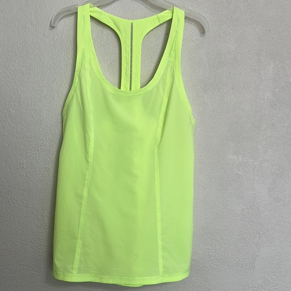 Women’s Lululemon Lightweight Tank Lime Green Size 4 EUC - Picture 4 of 10